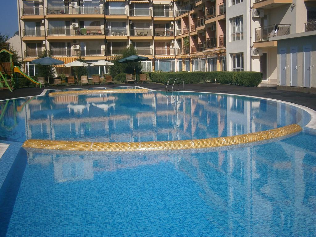 Anna Marina Apartments Sveti Vlas Exteriör bild