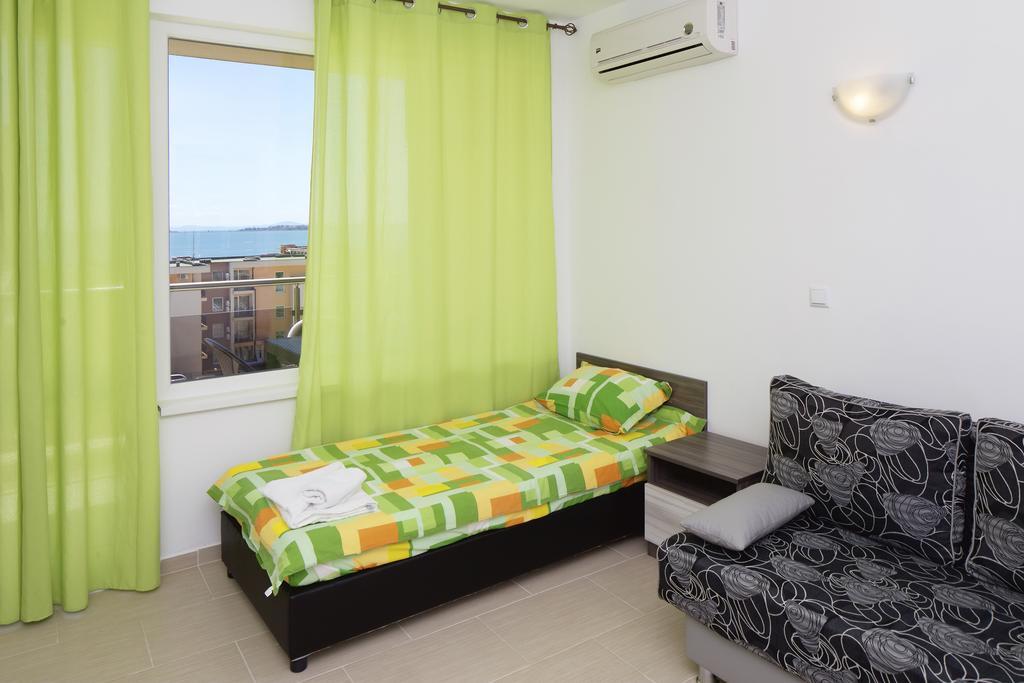 Anna Marina Apartments Sveti Vlas Exteriör bild