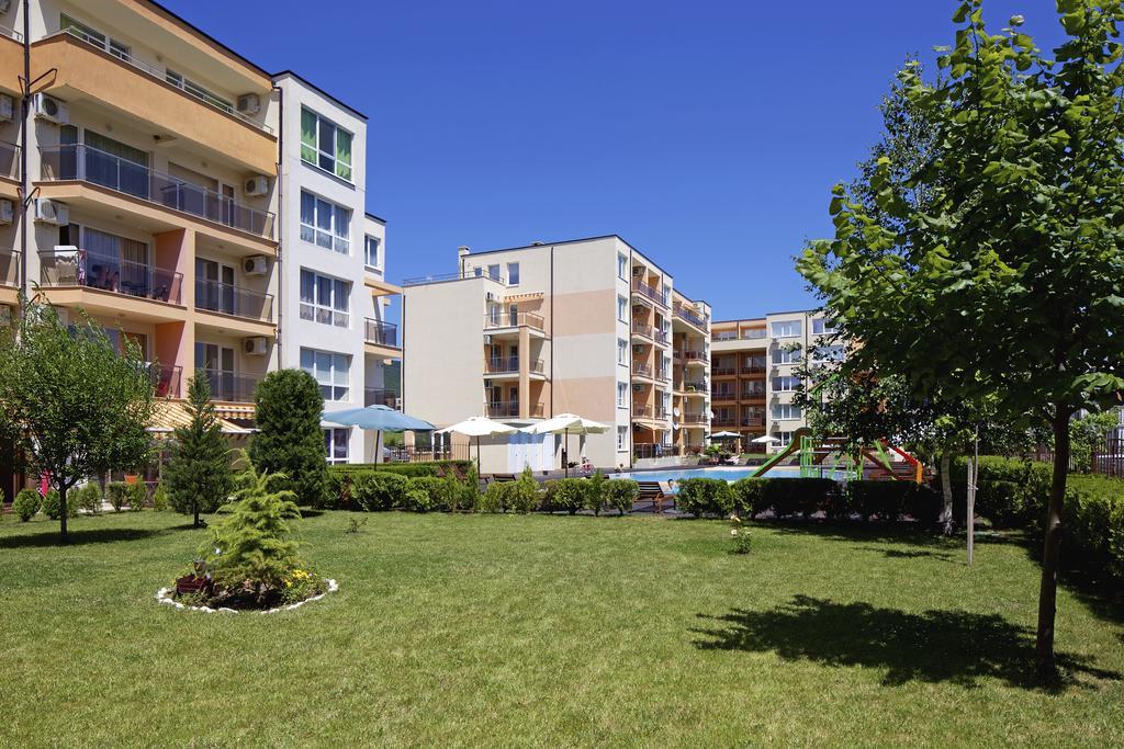 Anna Marina Apartments Sveti Vlas Exteriör bild