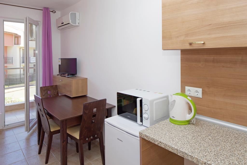 Anna Marina Apartments Sveti Vlas Exteriör bild