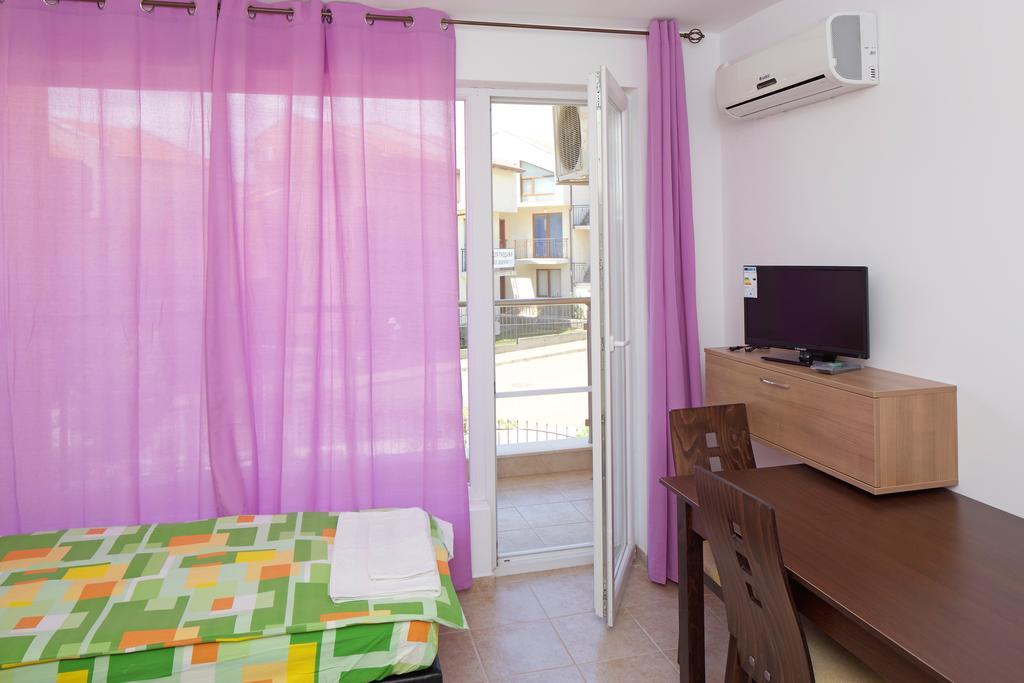 Anna Marina Apartments Sveti Vlas Exteriör bild