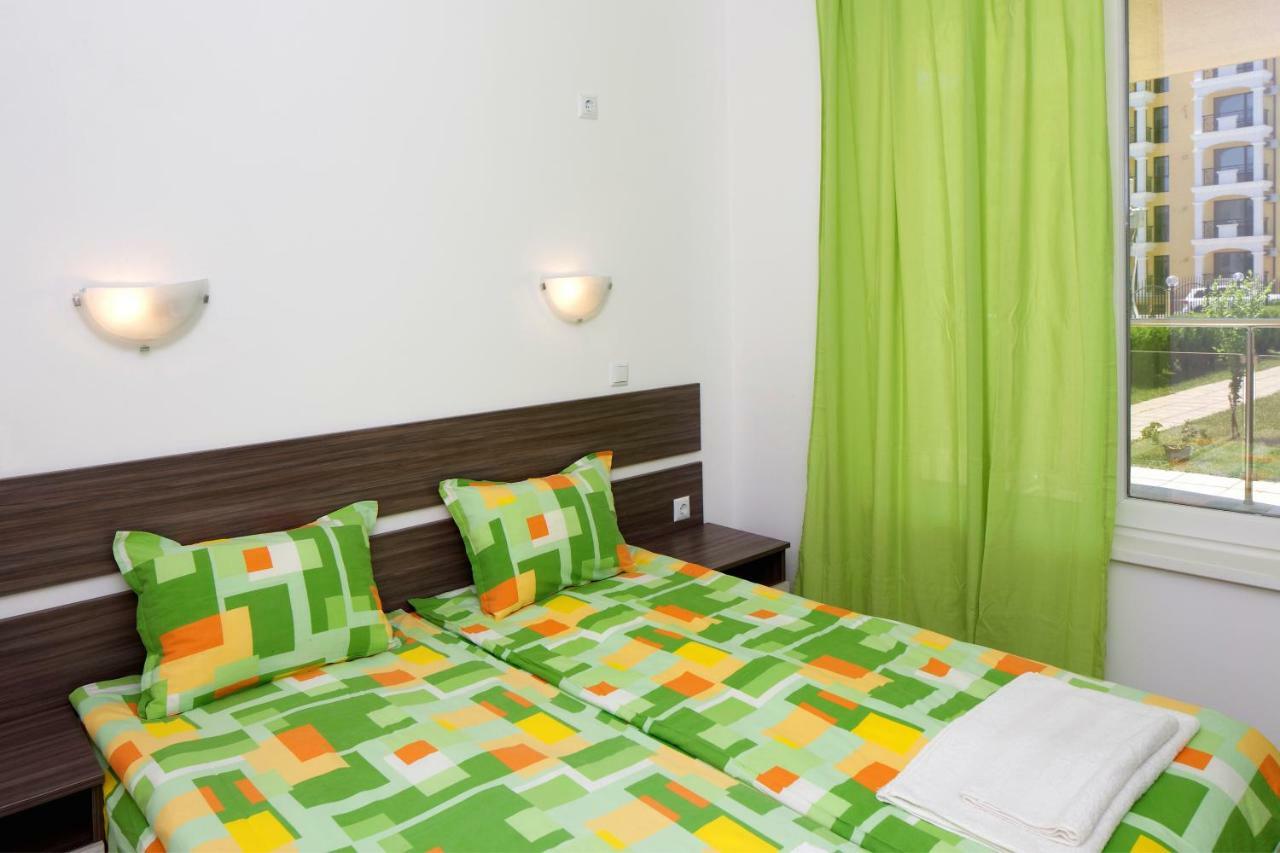 Anna Marina Apartments Sveti Vlas Exteriör bild